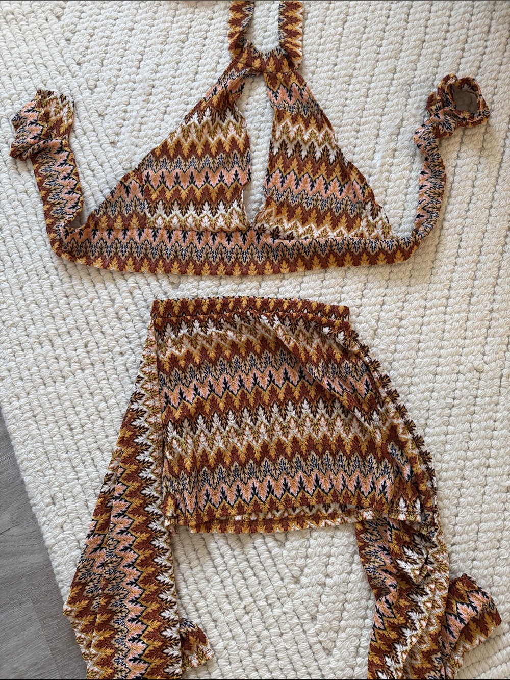 Trendy Zigzag Pattern Knit Two Piece Set - Picture 2 of 6